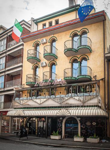 Зовнішній вигляд готелю, Hotel l'etoile de la ville in Монтекатіні Терме