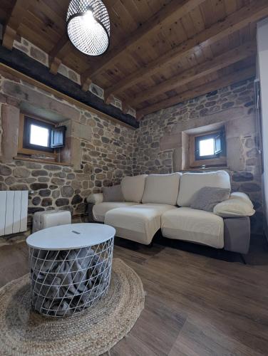 Koplietošanas atpūtas telpa ar TV, Casa Los Yayos- Casa rural-Valles pasiegos in Villafufre