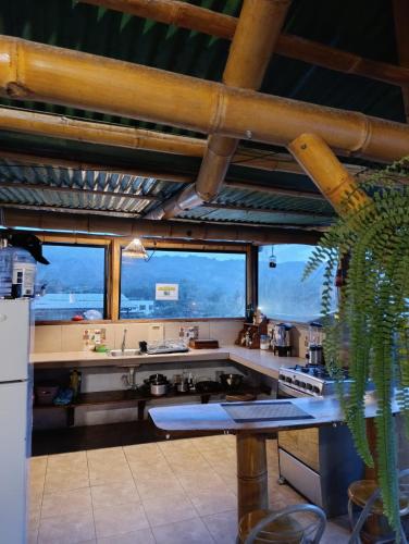 Golden Bird in 明多