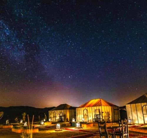 Starry Nights Camp – khách sạn tại Takojt