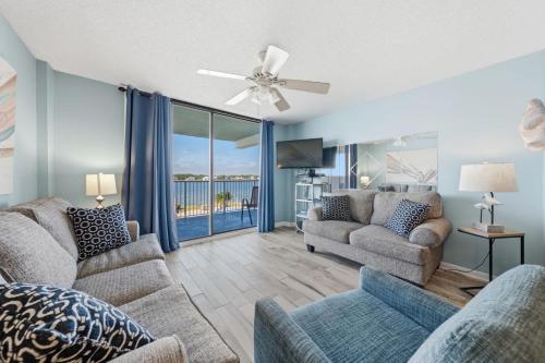 Compass Point 205 by Youngs Suncoast in Little Lagoon