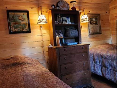 Twin Bucks Cabin in Edmundtaunšipa