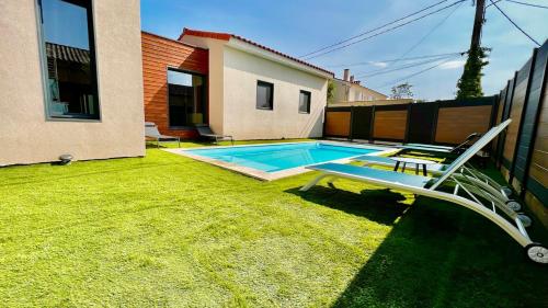 Magnifique villa avec piscine, spa et sauna gîte à louer La Magnanerie