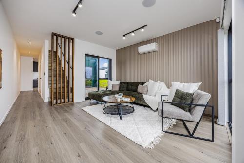 Perfect Brand New Escape to Relax, Recharge & Enjoy in Karaka