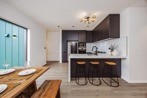 Perfect Brand New Escape to Relax, Recharge & Enjoy in Karaka