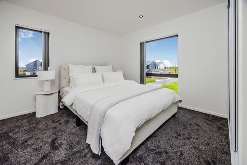 Perfect Brand New Escape to Relax, Recharge & Enjoy in Karaka