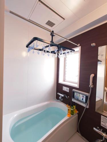 room detail thumbnail 2