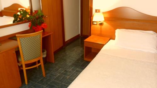 Hotel Florida - main image
