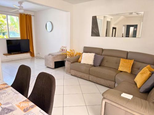 gedeelde lounge/tv-ruimte, Sweet Nest Villa in Sainte Rose