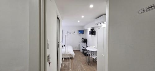 Black & White Rooms 1