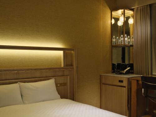 Queen Room - Non-Smoking