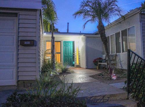 Exterior view, The Cozy Abode On Beagle Street- 3BR 2BA -Sleeps 16- Pool in Clairemont Mesa East