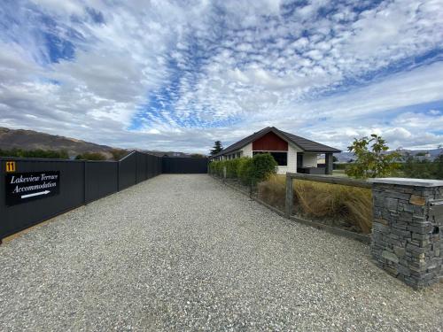 Exterior view of Lakeview Terrace Accommodation