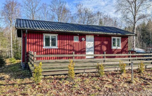 . 2 Bedroom Lovely Home In Röke