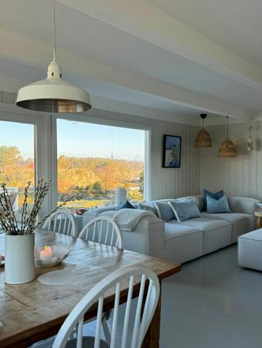 Viesnīcas āriene, Unique Sørlandet Cottage With Dock Near in Høvåg