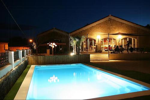 Pohled zvenku, Loft In Converted Wine Cellar In Occitania in Villedaigne
