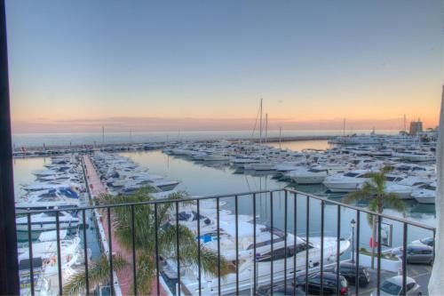 Puerto banus firstline with sea and Marina views