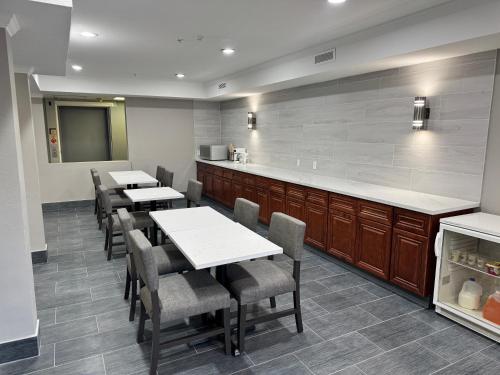 Quality Inn Carlin - 레스토랑