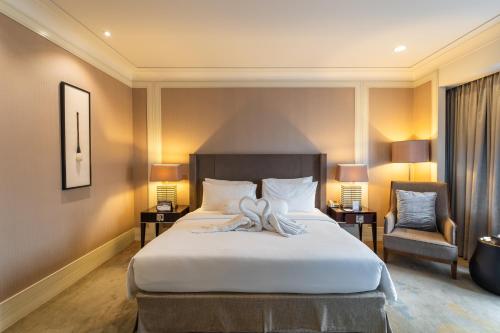 I Hotel Batam, Nagoya