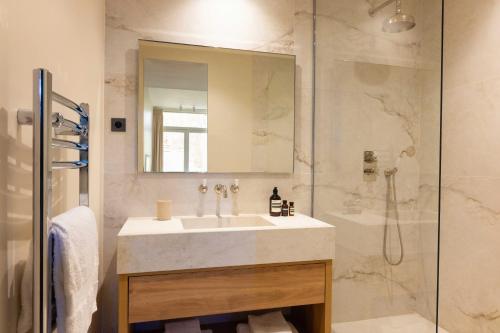 Luxurious home in Paris for 6 people - image 12