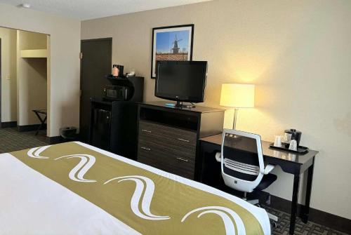 Quality Inn & Suites in Holland, USA