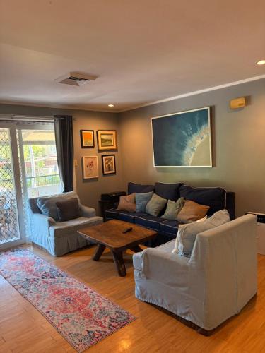 A Pet Friendly Subic Bay Vacation Home – khách sạn tại Subic Bay Freeport Zone