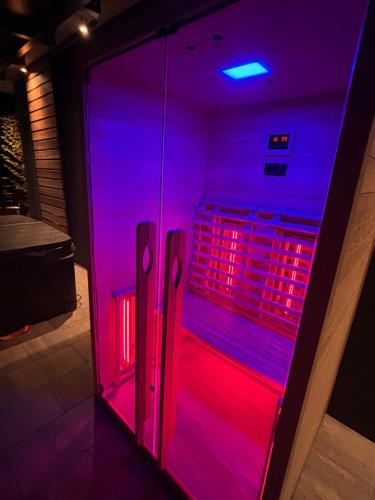 Sauna, Vacation home, private pool & whirpool jacuzzi outhouse377 in Jesenovec