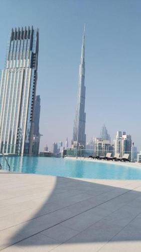 Imperial Avenue 1BR Infinity Pool and City View Downtown - image 12