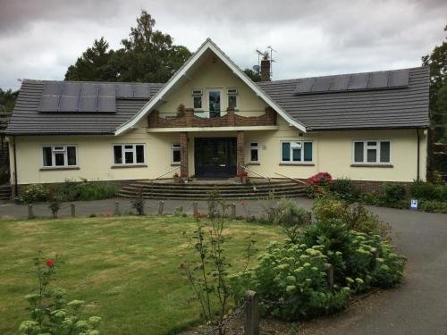 Linchens Gatwick B&B