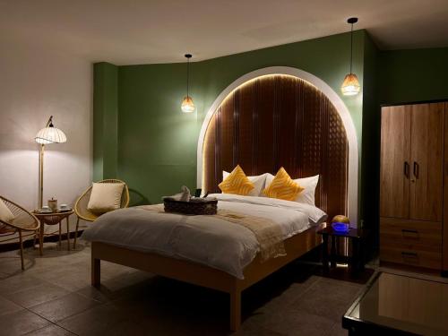 room detail thumbnail 0