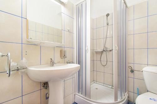 Motel Blue River Calimanesti - image 5