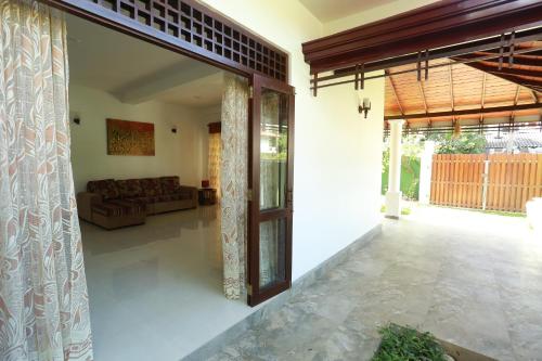 River Breeze Villa Bentota