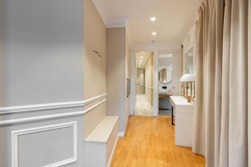 Bright And Spacious 3BDR Apt Near Eiffel Tower - image 9