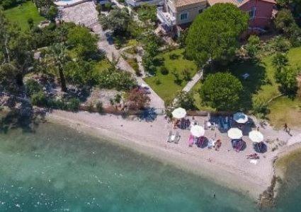 Palmyra Beachfront Studios – khách sạn tại Nydri