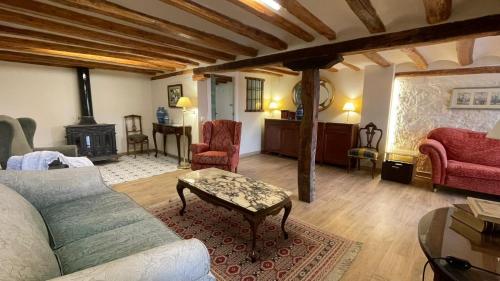 Casa La Sendera Alojamiento Rural en La Rioja in Las Ruedas De Ocon