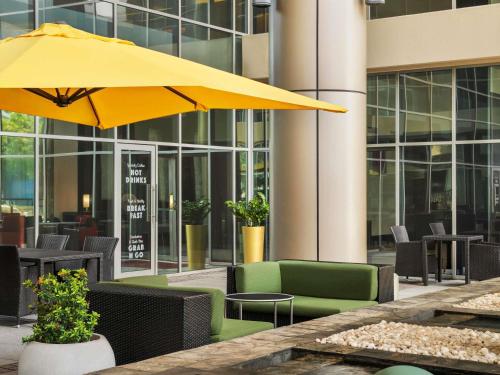 Restaurant, ibis Dubai Al Rigga in Dubai