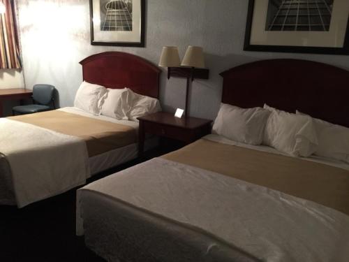 2 double beds