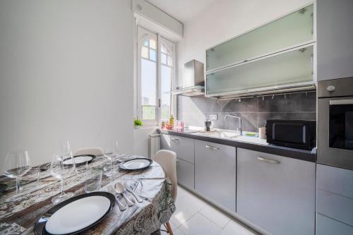 Station 1 min - Monza Center, Milan - Wifi and AC in 蒙扎