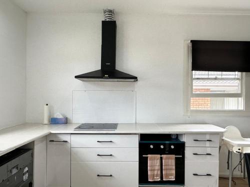 KozyGuru | Wyong | Cottage Close to Everything in Wyong