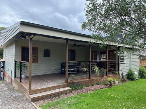 KozyGuru | Wyong | Cottage Close to Everything in Wyong