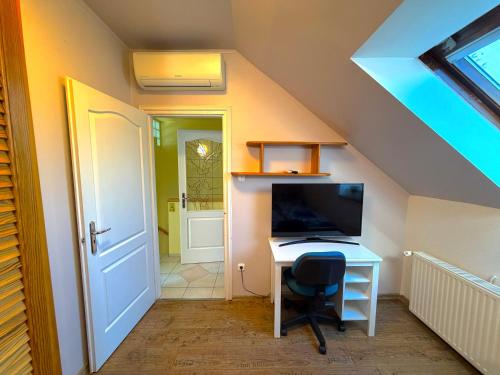 Aurora Premium Home - image 44