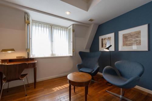 room detail thumbnail 1