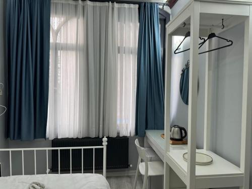 Taksim White Hotel - image 7