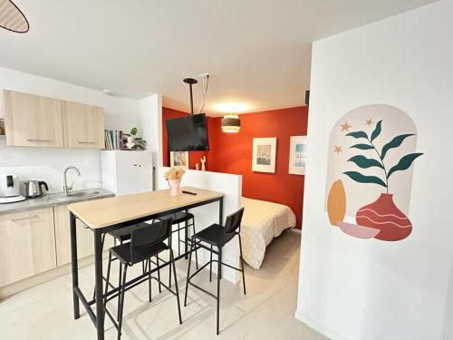 Kitchen, Escale Forum Julii - Douceur de vivre - Wifi Haut Debit in Frejus City Center