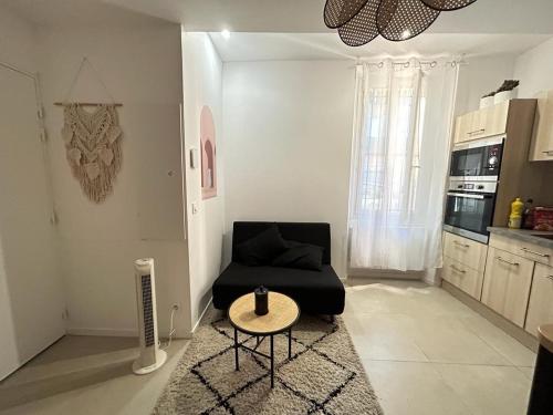 Kitchen, Escale Forum Julii - Douceur de vivre - Wifi Haut Debit in Frejus City Center