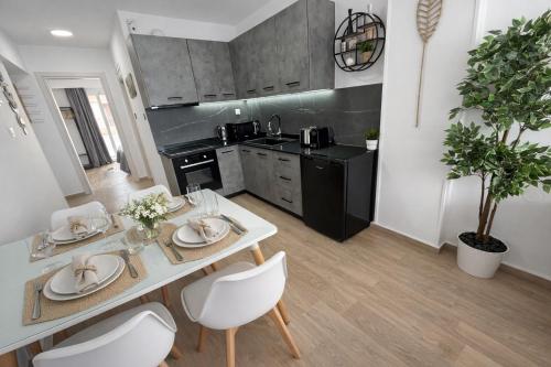 Opal Apartments Luxury by the Sea 3