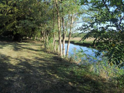 Dārzs, Lumineux Manoir en Charente-Limousine in Massignac