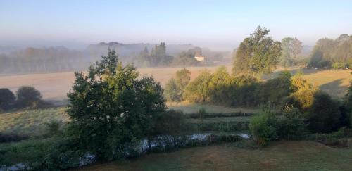 Dārzs, Lumineux Manoir en Charente-Limousine in Massignac
