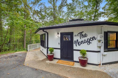 Peaceful, fun, & funky round home with pool table in Arden, Vereinigte Staaten von Amerika