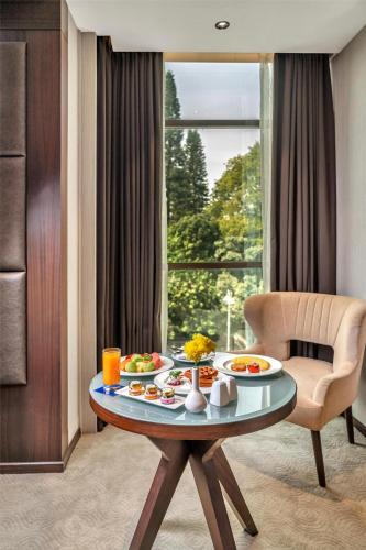 餐饮, 班加罗尔丽笙酒店 (Radisson Blu Atria Bengaluru) in 班加罗尔